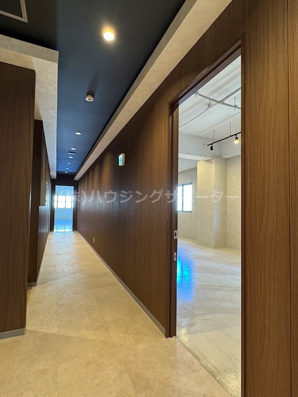 Hachioji R-Bld. 共用廊下です